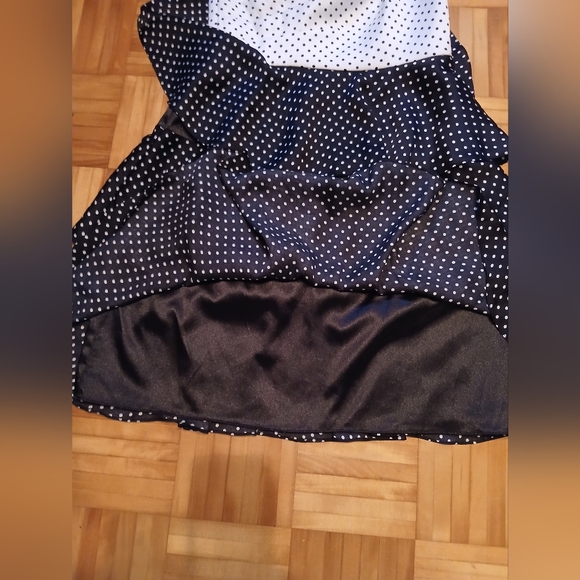 White House Black Market Ruffled Tiered dress ,size 6 - Picture 5 of 7